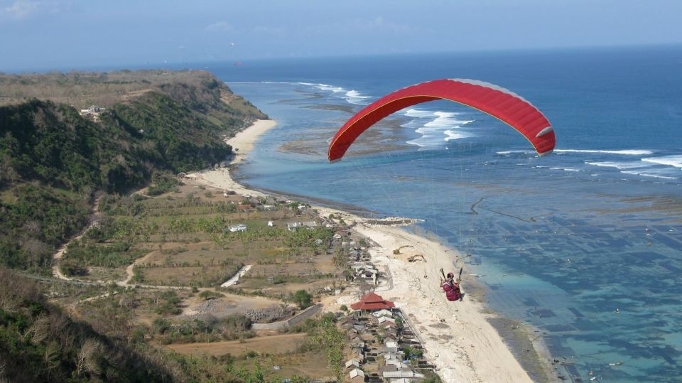 4b5fe8f87a3c02da9e587613.jpg - paragliding bali nusa dua