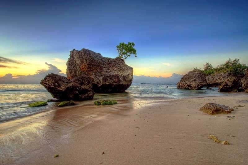 2586a6989b6dfafce11aebb8.jpg - padang padang beach