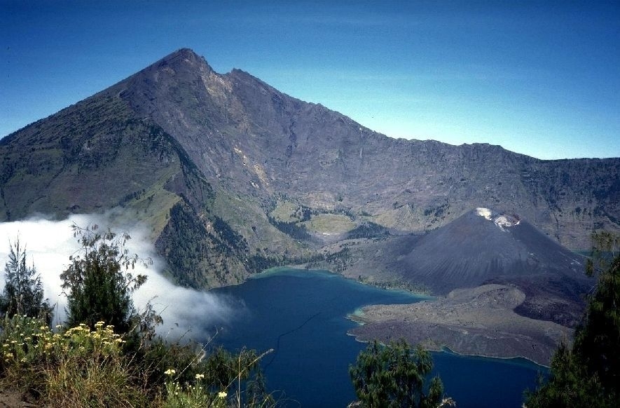 92ce8ba3cd91406595813070.jpg - rinjani montain 3