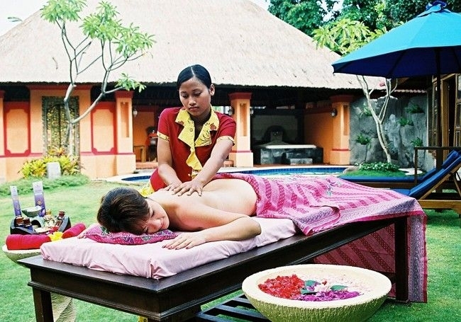 a7d4ad165dc78ec9c62619d2.jpg - spa-massage2