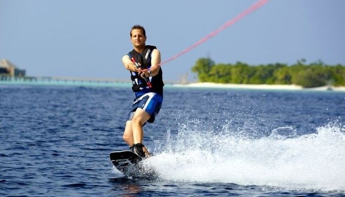 8c5c588f5c1dd3cecdf9aee0.jpg - wakeboarding